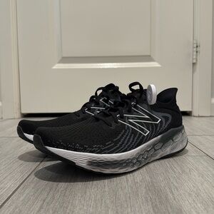 New Balance 1080 X Fresh Foam Size 11 black / white new without box